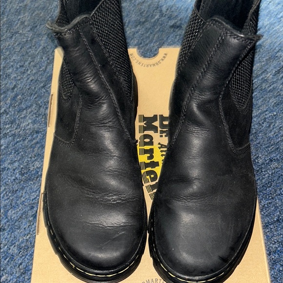 Dr. Martens Embury Chelsea Black Leather Boots - Picture 8 of 9